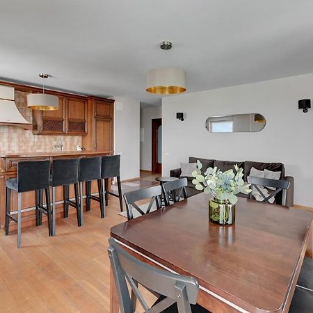 Top Floor Z Widokiem Na Morze By Downtown Apartments กดัญสก์ ภายนอก รูปภาพ